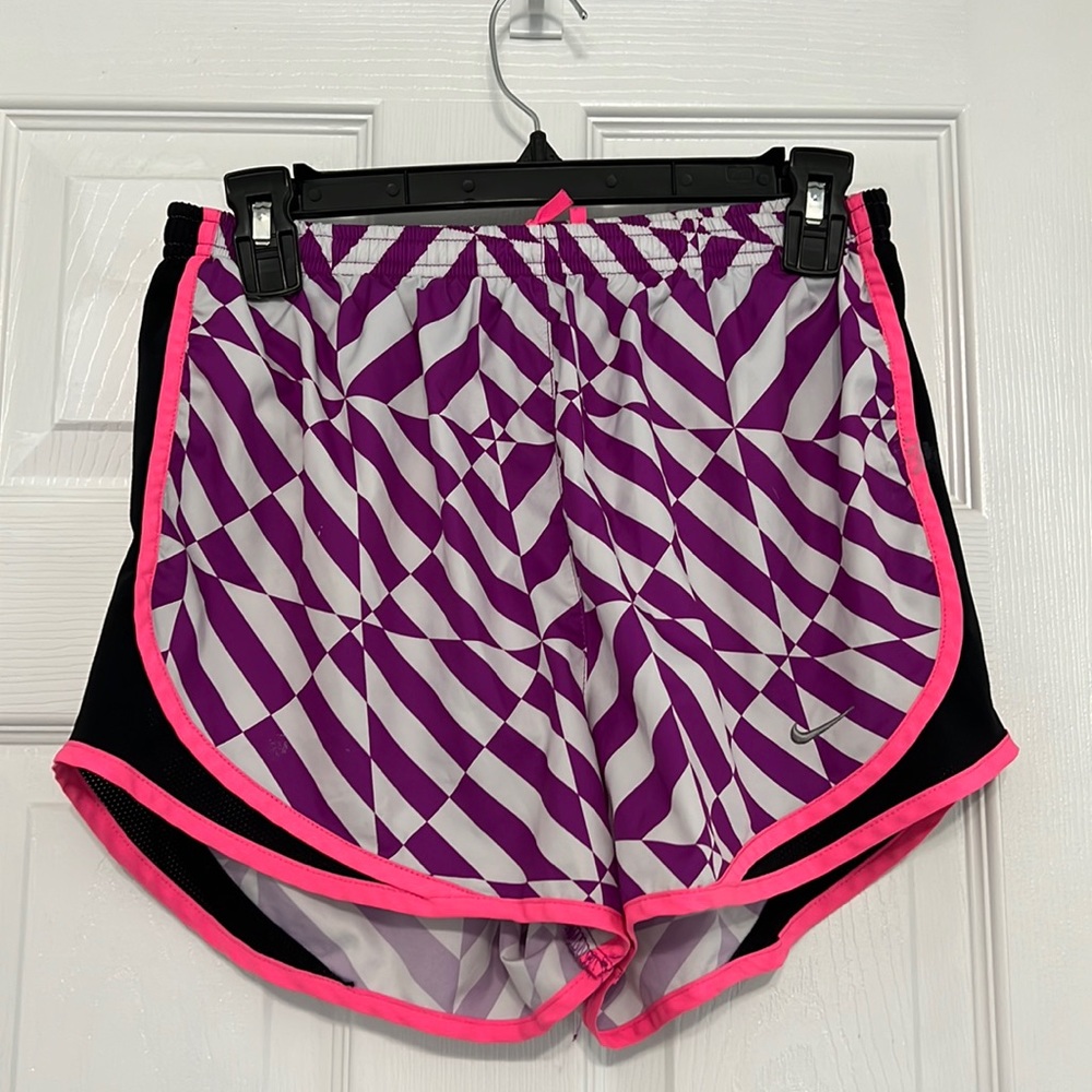 NIKE DRY FIT SHORTS WOMENS: M